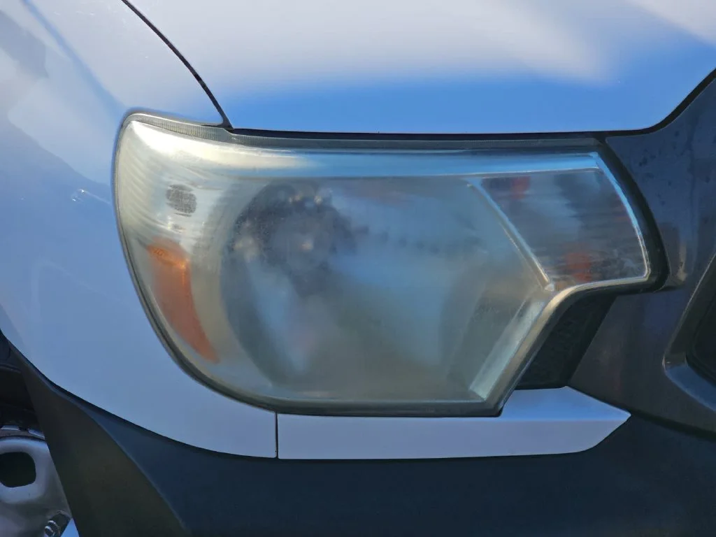 Used 2015 White Toyota Base image 32