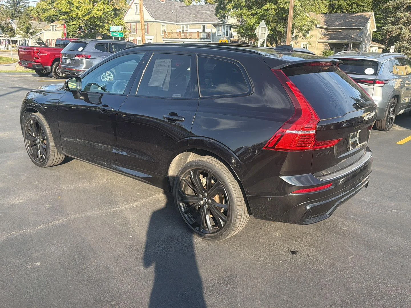 Used 2024 Onyx Black Metallic Volvo Ultimate Black Edition image 2