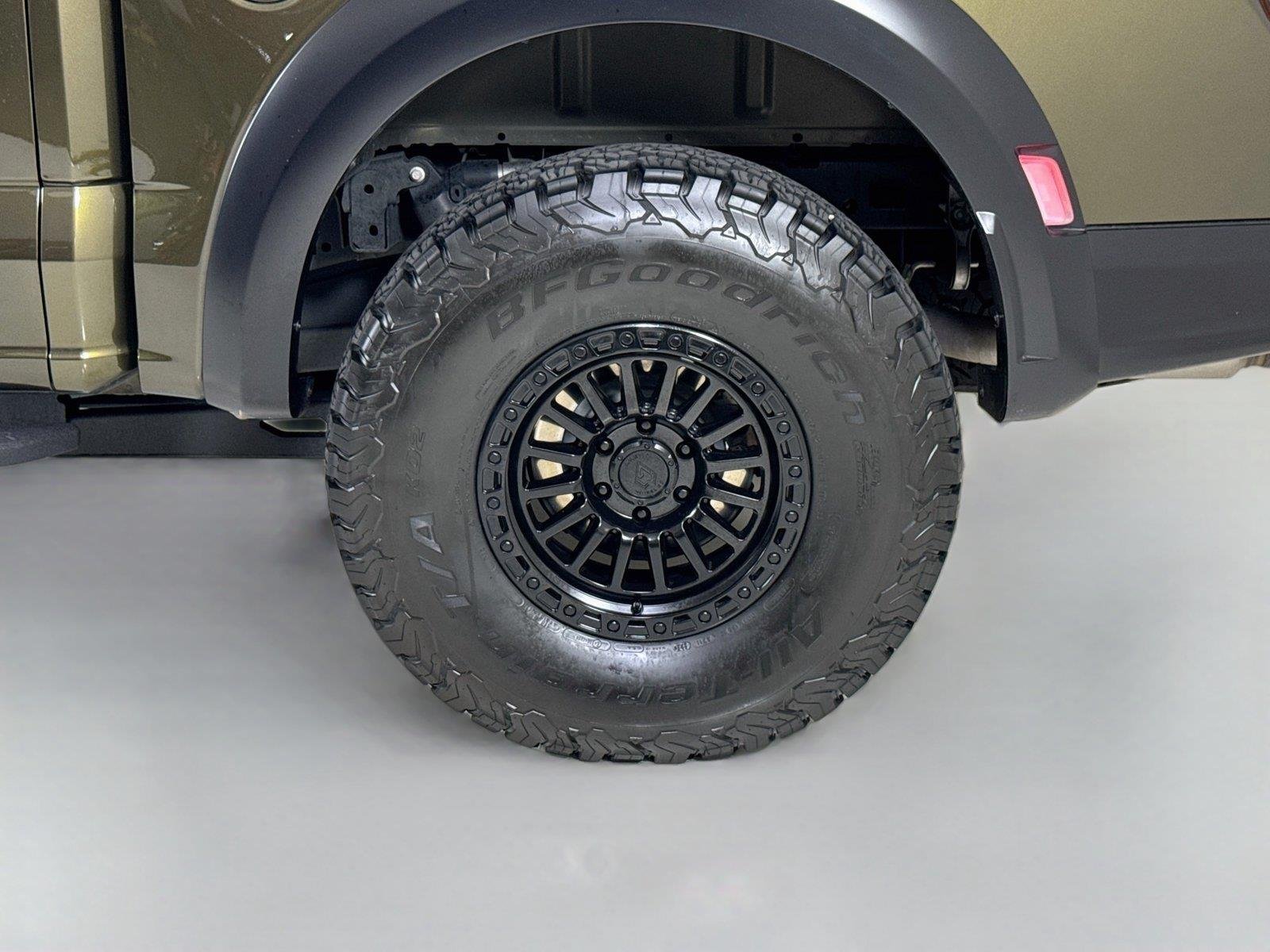 Used 2024 Shelter Green Ford Raptor R image 39