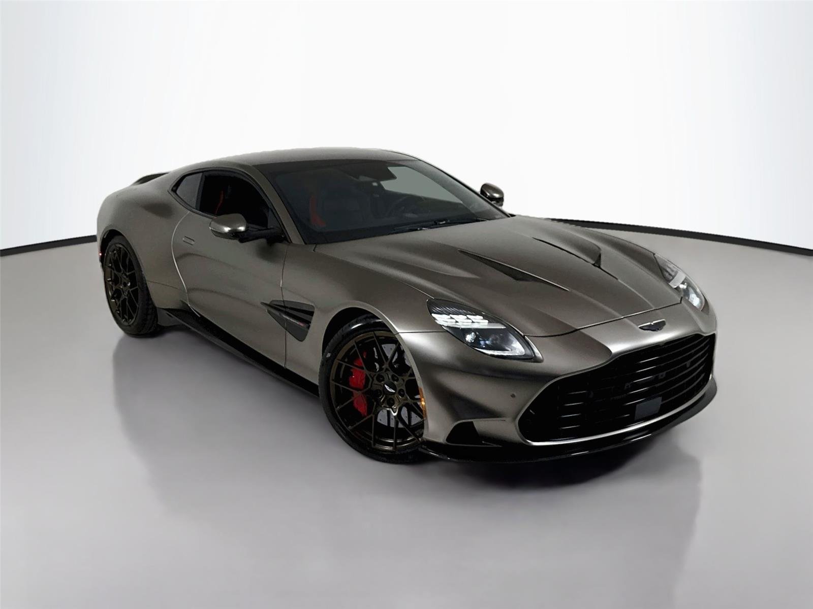 Used 2025  Aston Martin  image 46