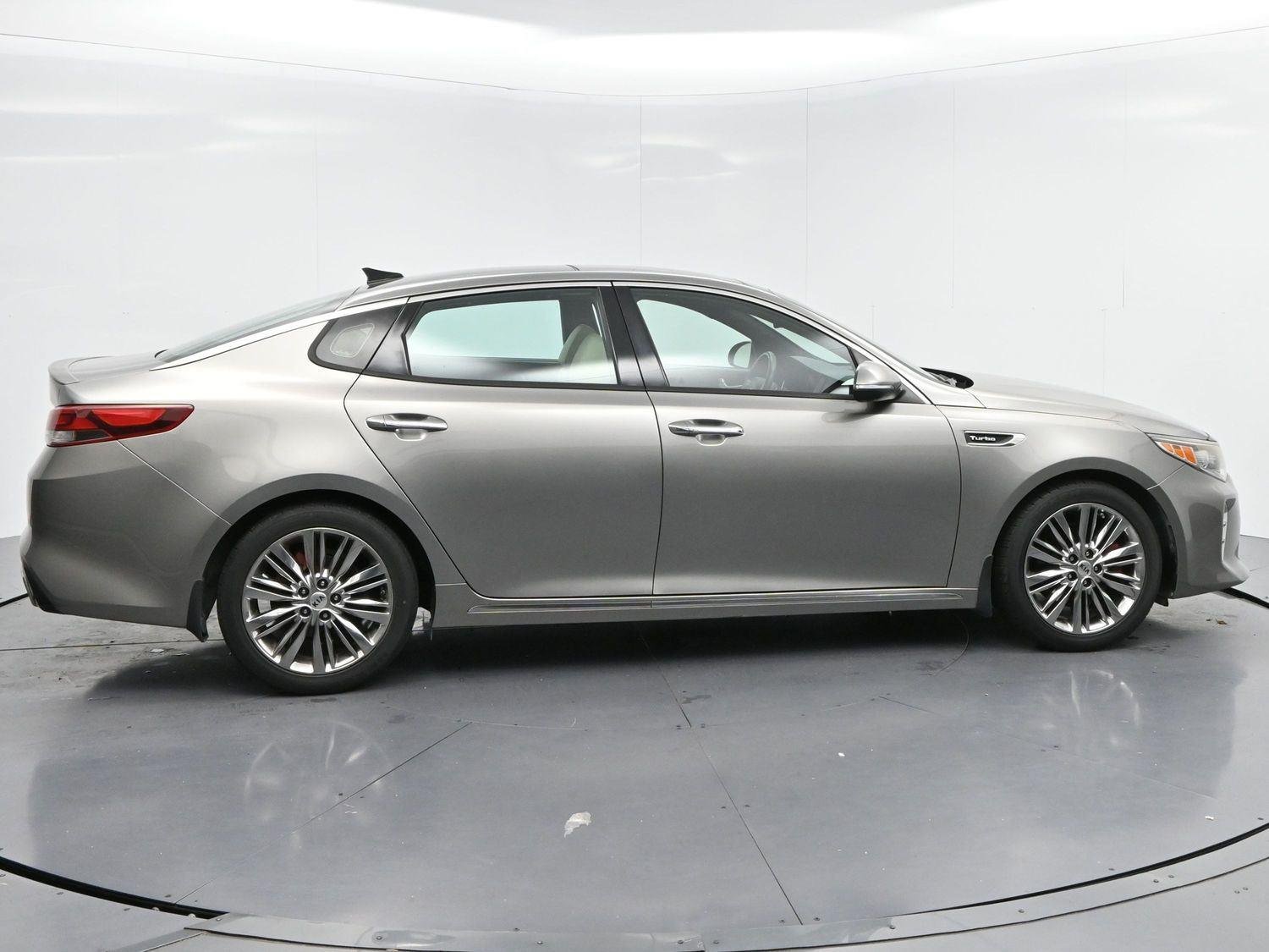 Used 2016 Titanium Silver Kia SXL Turbo image 8