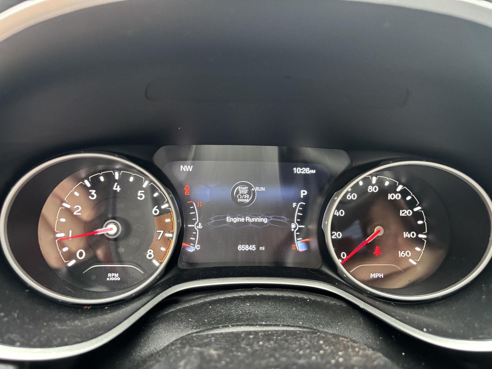Used 2021 Diamond Black Crystal Pearlcoat Jeep Latitude image 14