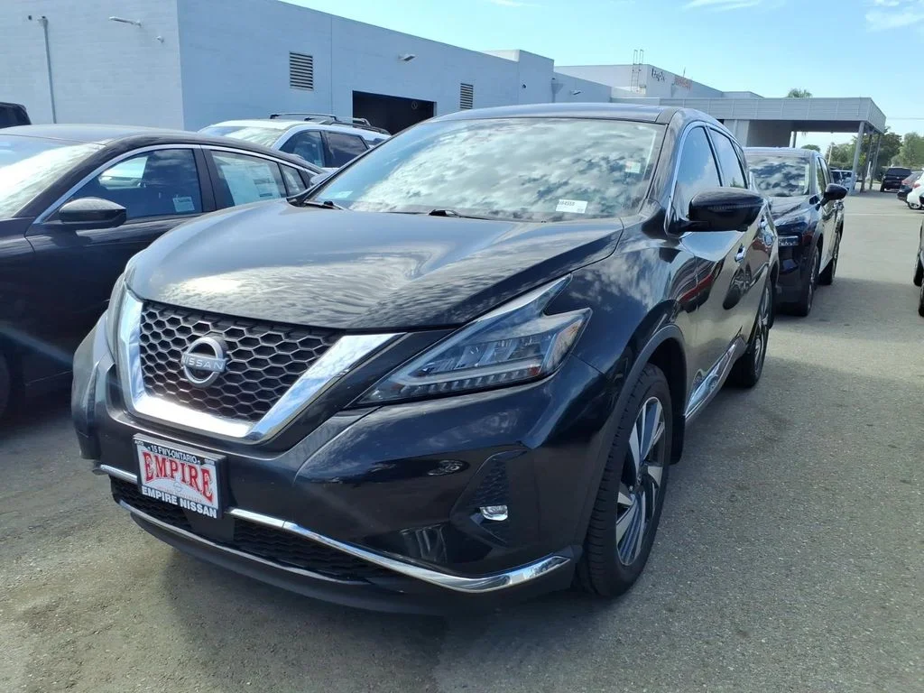 Used 2023 Black Nissan SL image 6