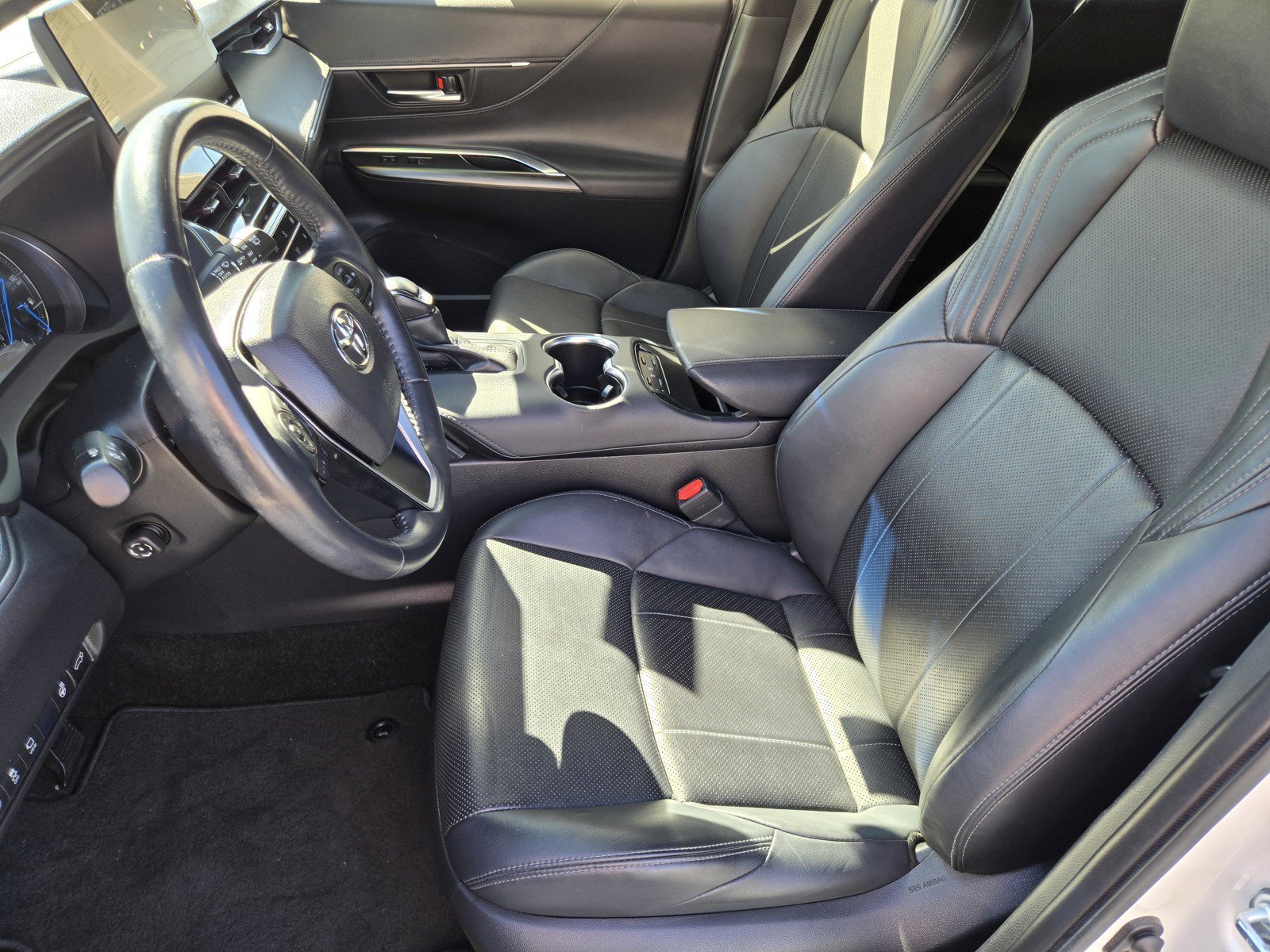 Used 2021  Toyota  image 16