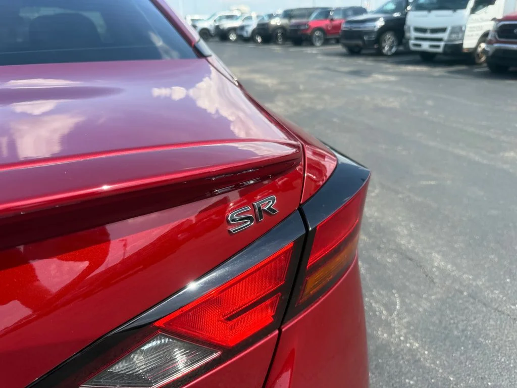 Used 2020 Red Nissan 2.5 SR image 46