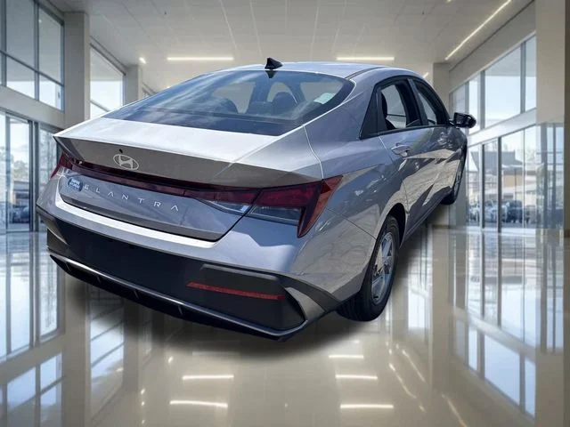 Certified Used 2026  Hyundai SE image 5
