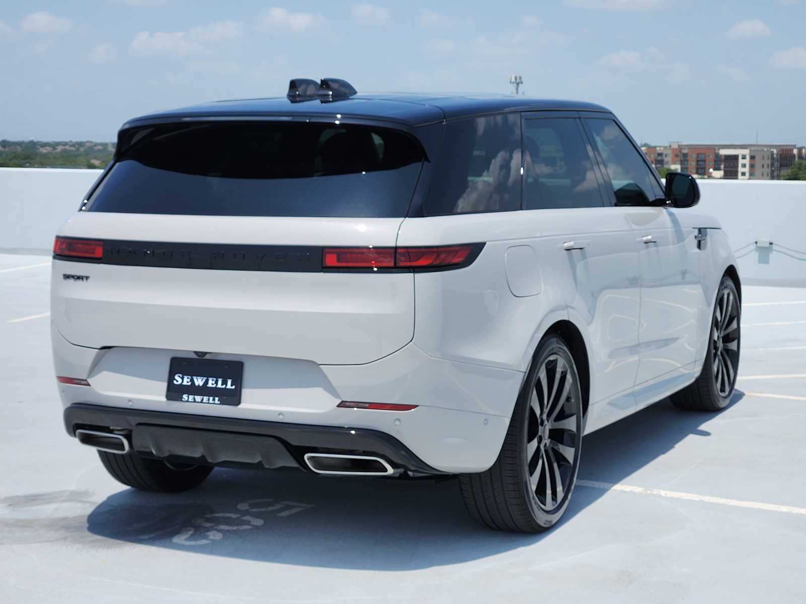 New 2026 Borasco Grey LAND ROVER Dynamic SE image 5