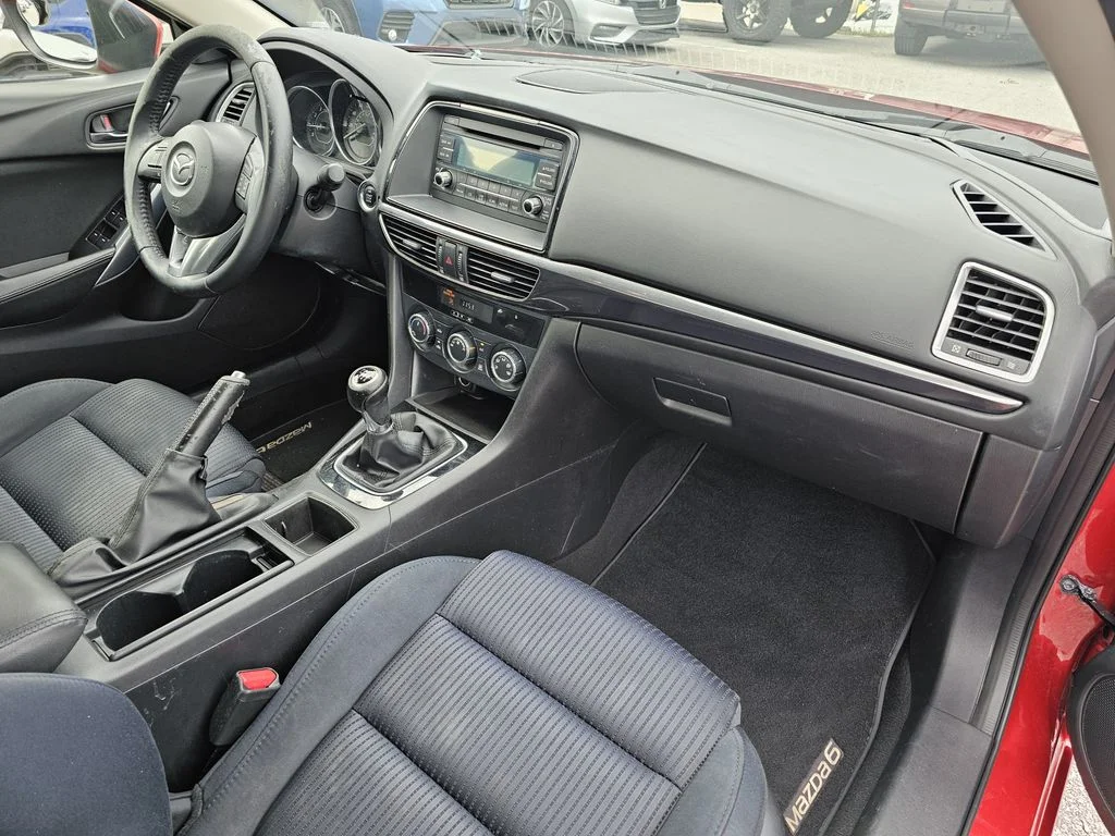 Used 2015 Red Mazda i Sport image 10