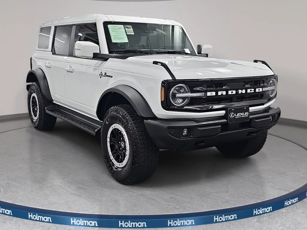 Used 2025 White Ford Outer Banks image 4