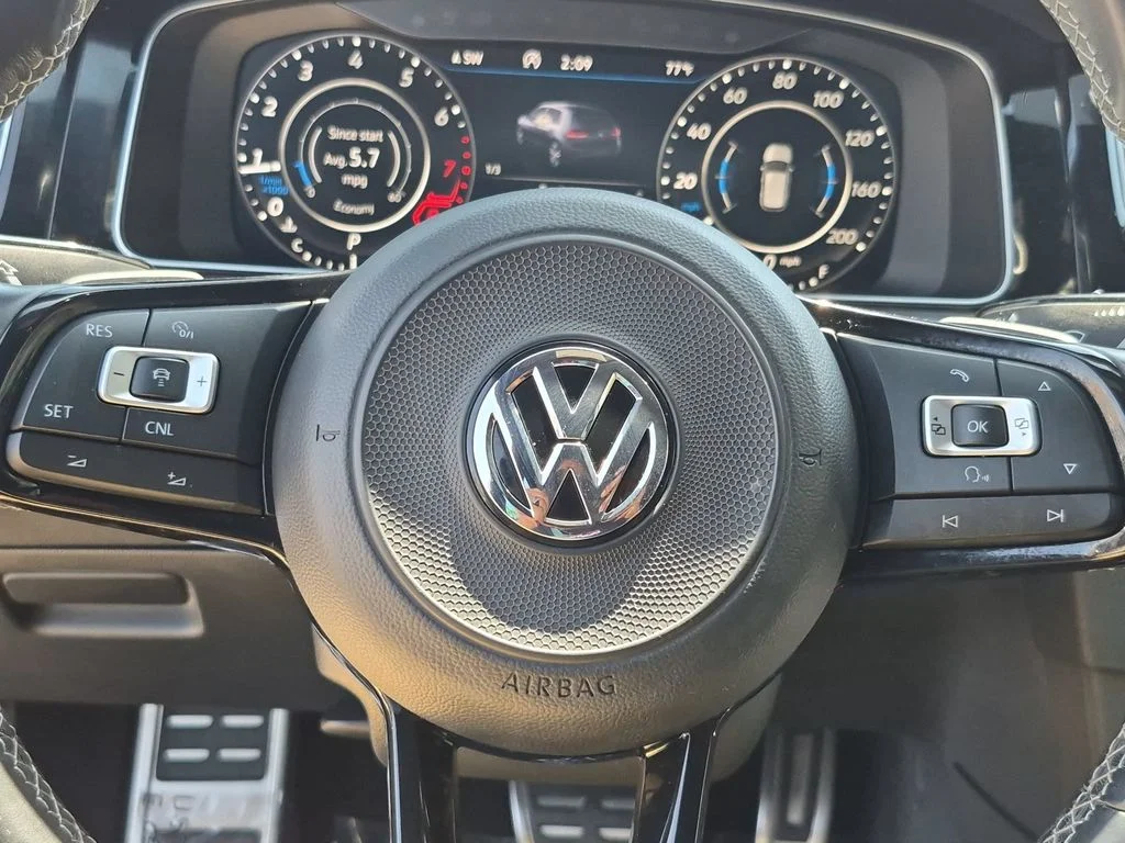 Used 2018  Volkswagen DCC & Navigation 4Motion image 16
