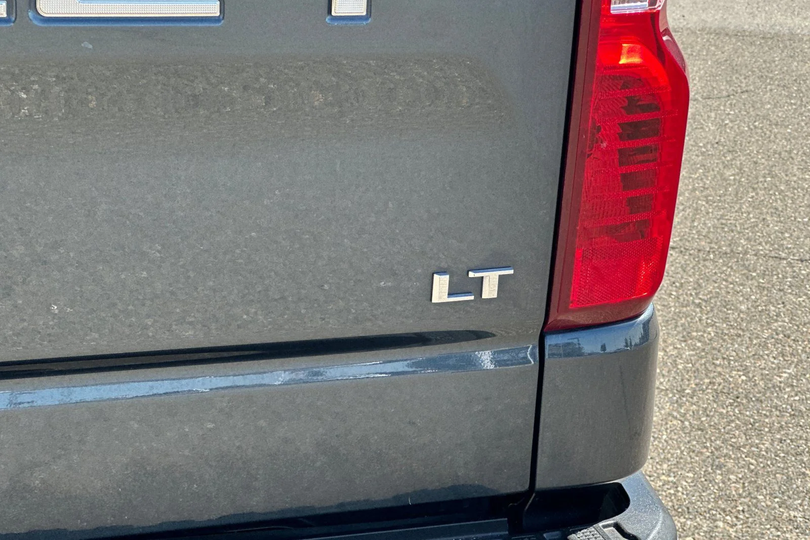 Used 2020 Gray Chevrolet LT image 25