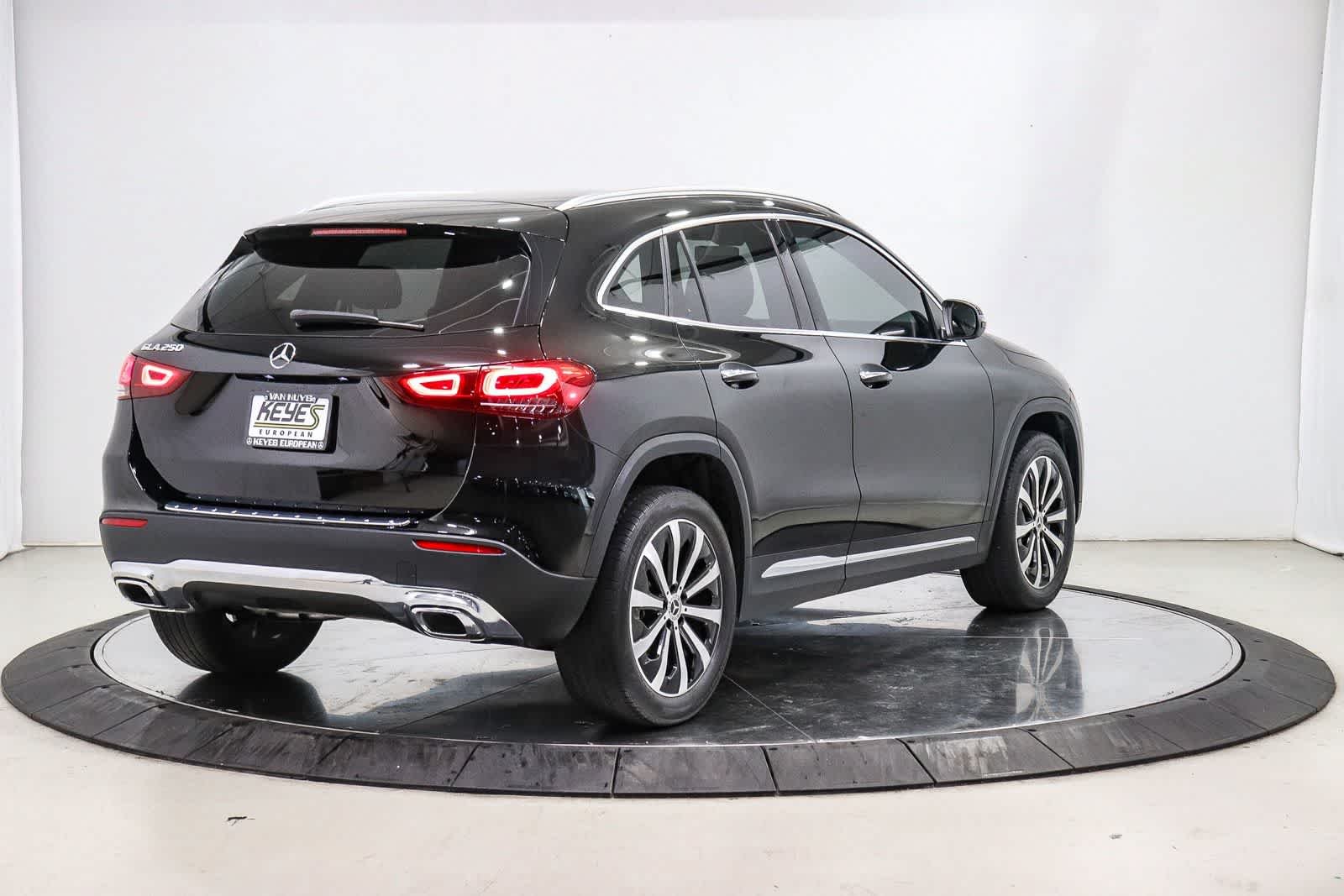 Used 2023 Night Black Mercedes-Benz GLA 250 image 4