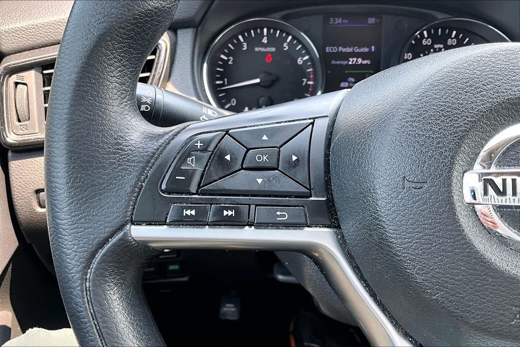 Used 2018 Blue Nissan S image 18