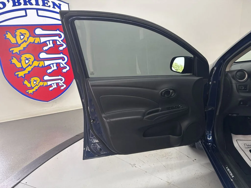Used 2012 Blue Onyx Metallic Nissan 1.6 SV image 13