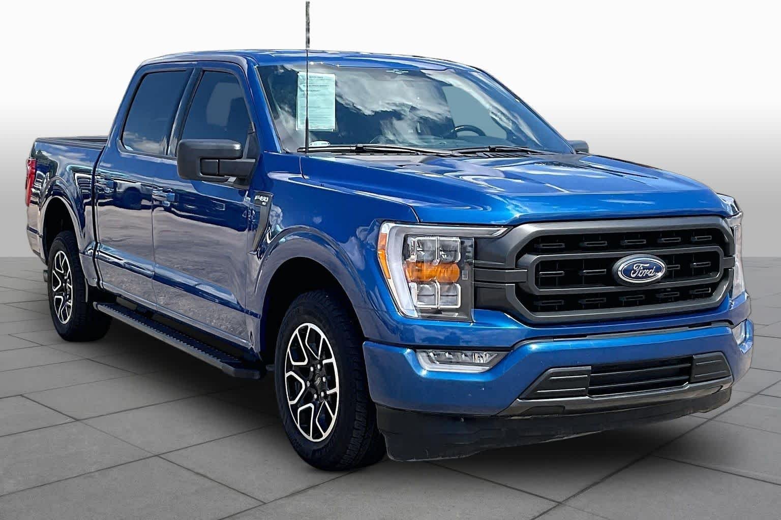 Used 2023 Atlas Blue Metallic Ford XLT image 3