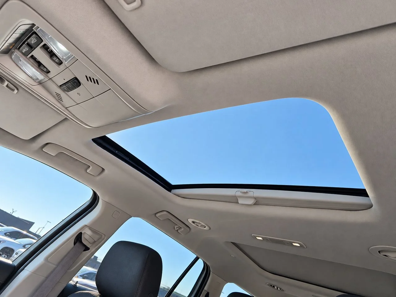 Used 2022 Ebony Twilight GMC SLE image 22