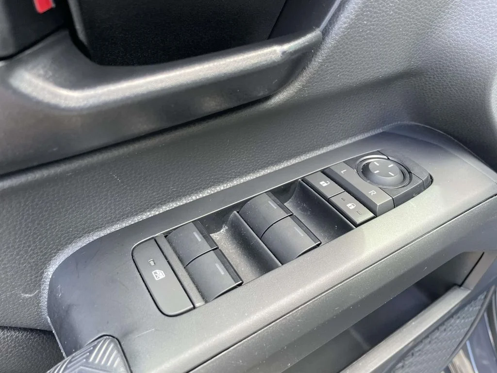 2024 Toyota Tacoma SR5 - Photo 7