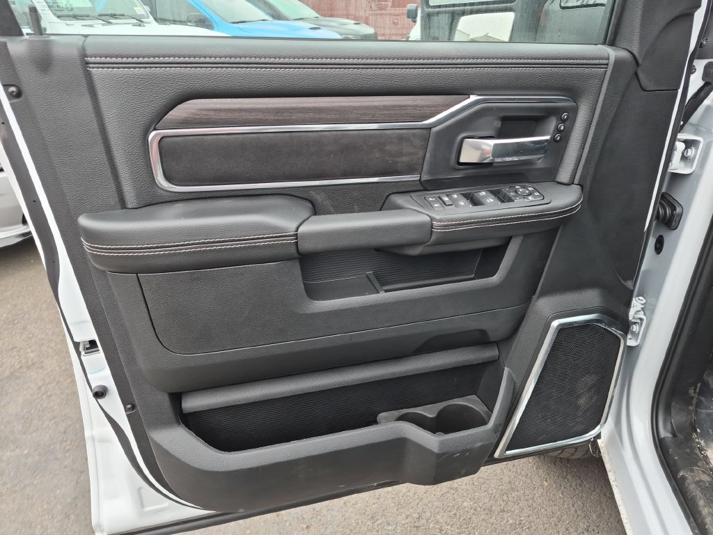 New 2027 Bright White Clear-Coat Exterior Paint RAM Laramie image 11