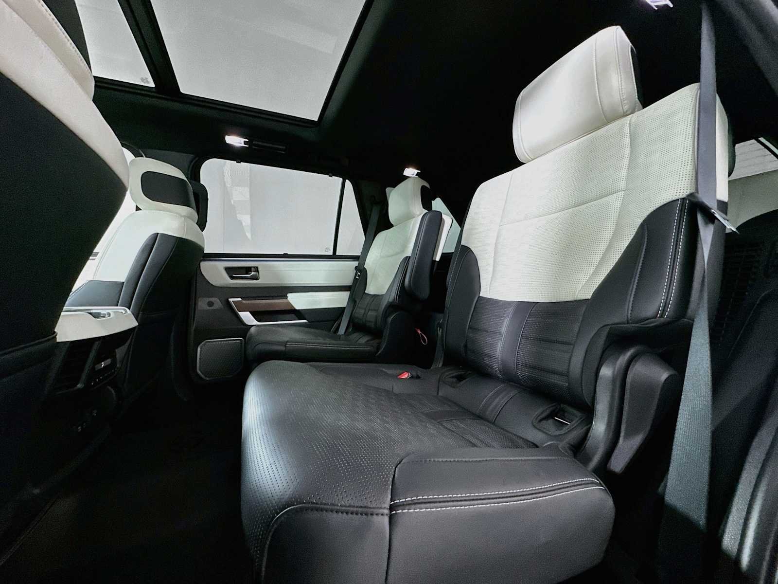 Used 2024 Blueprint Toyota Capstone image 22