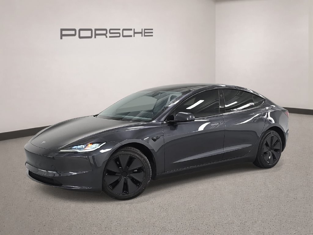 Used 2025  Tesla  image 1