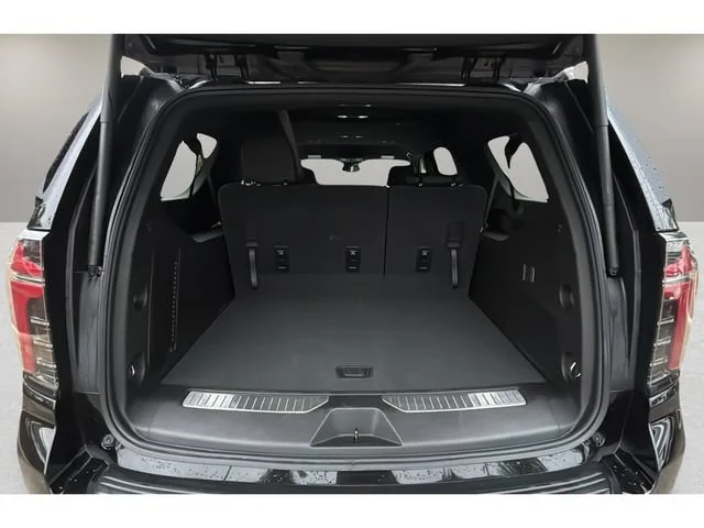 Used 2025 Black Chevrolet Z71 image 28
