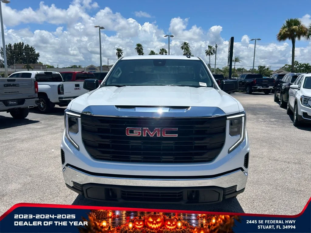 New 2026 Summit White GMC Pro image 2