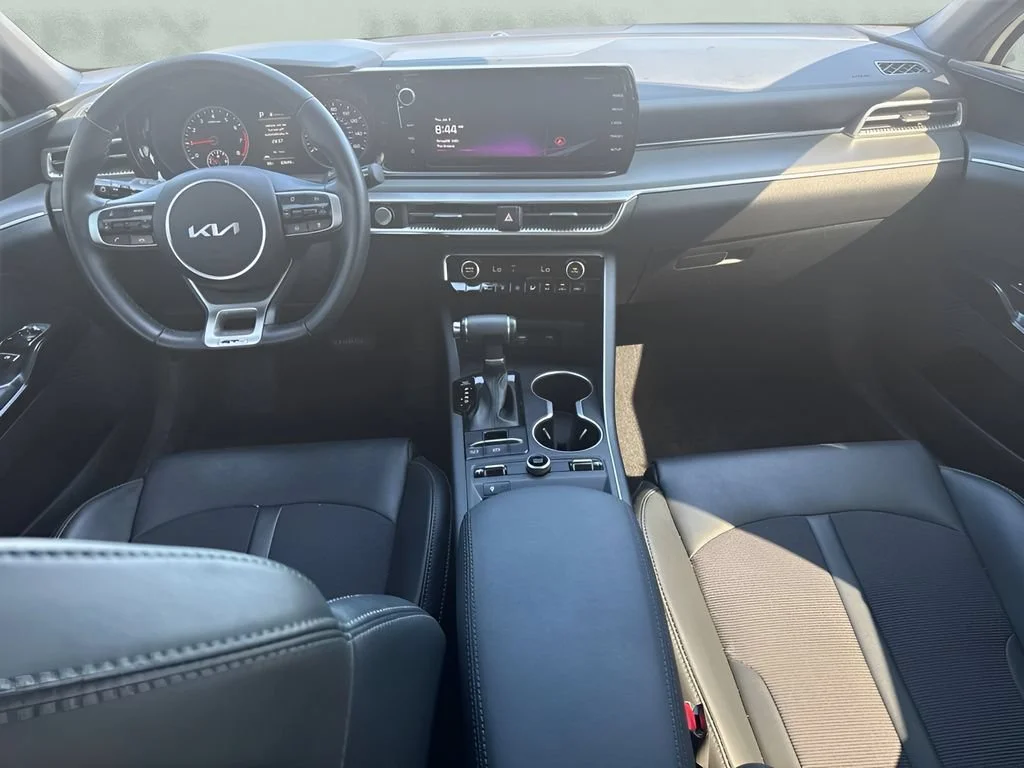 Used 2024 White Kia GT-Line image 10