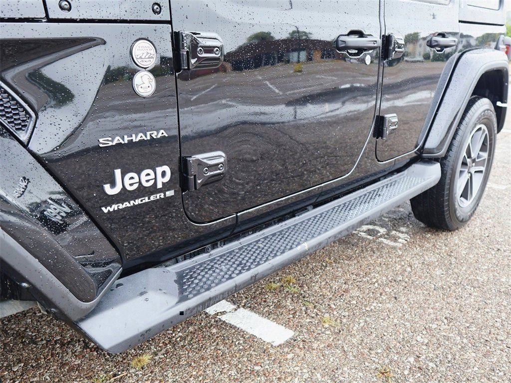 2023 Jeep Wrangler 4-Door Sahara - Photo 9