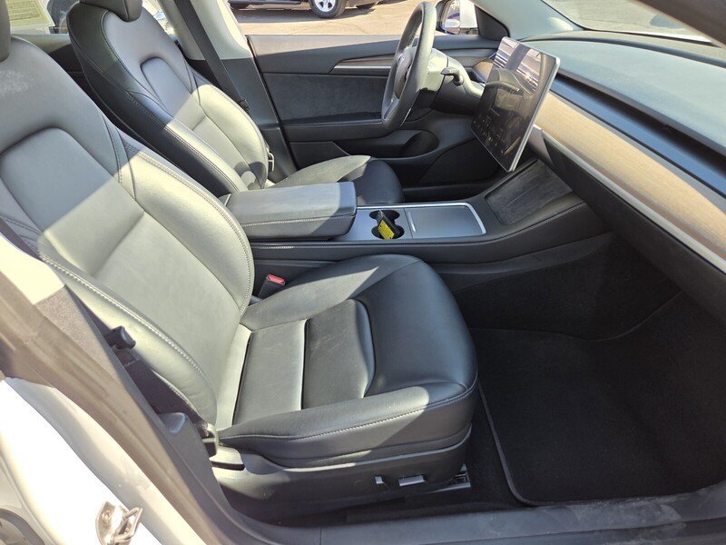 Used 2023  Tesla Performance image 20