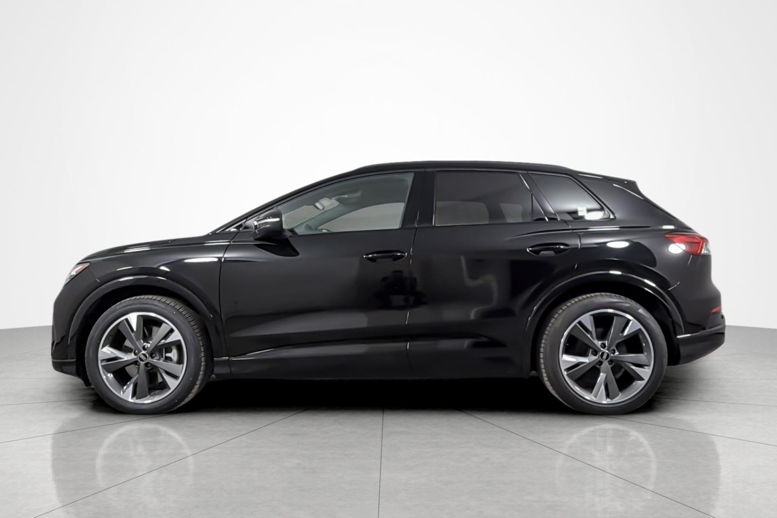 Used 2024 Mythos Black Metallic Audi Premium 55 quattro image 2