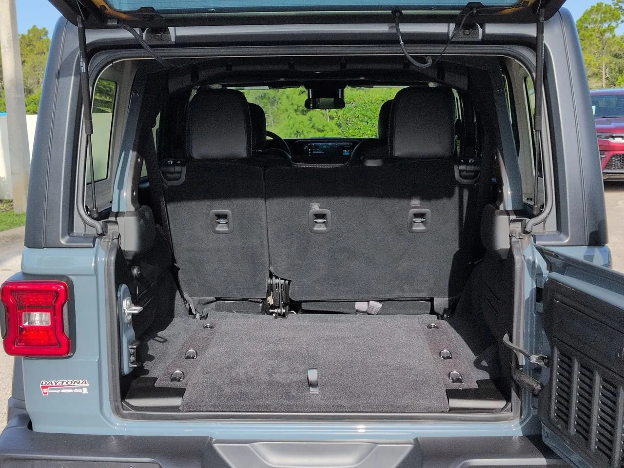 Used 2025 Anvil Clearcoat Jeep Sport S image 12