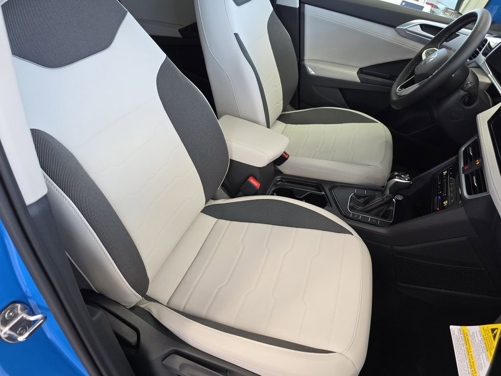 New 2026 Blue Volkswagen 1.5T SE image 35