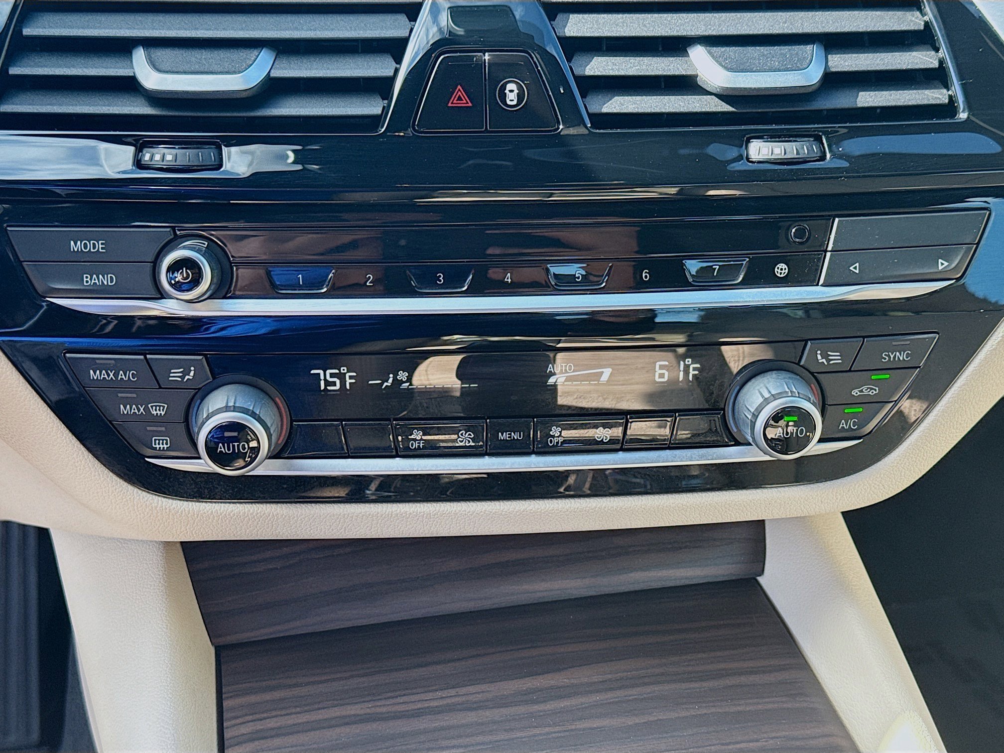 2022 BMW 5 Series 530i - Photo 13