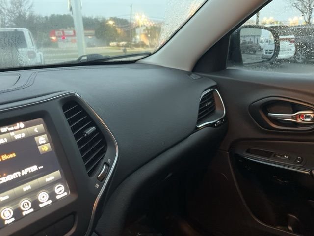 2023 Jeep Cherokee Altitude Lux - Photo 28