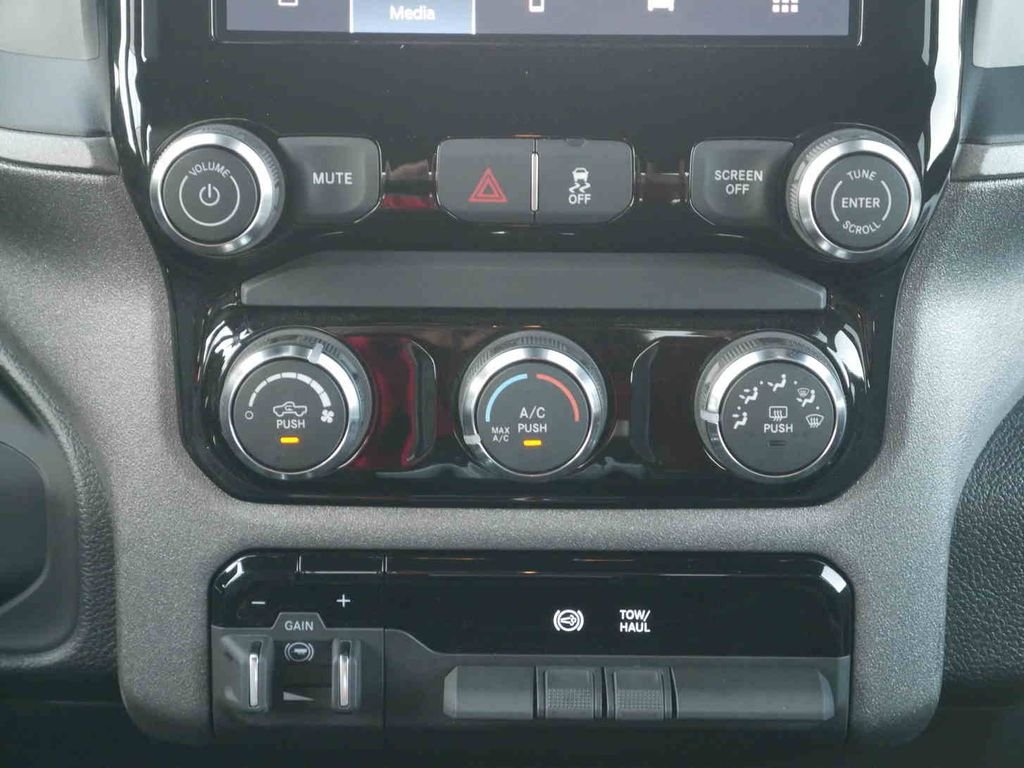 2026 RAM 3500 Tradesman - Photo 7