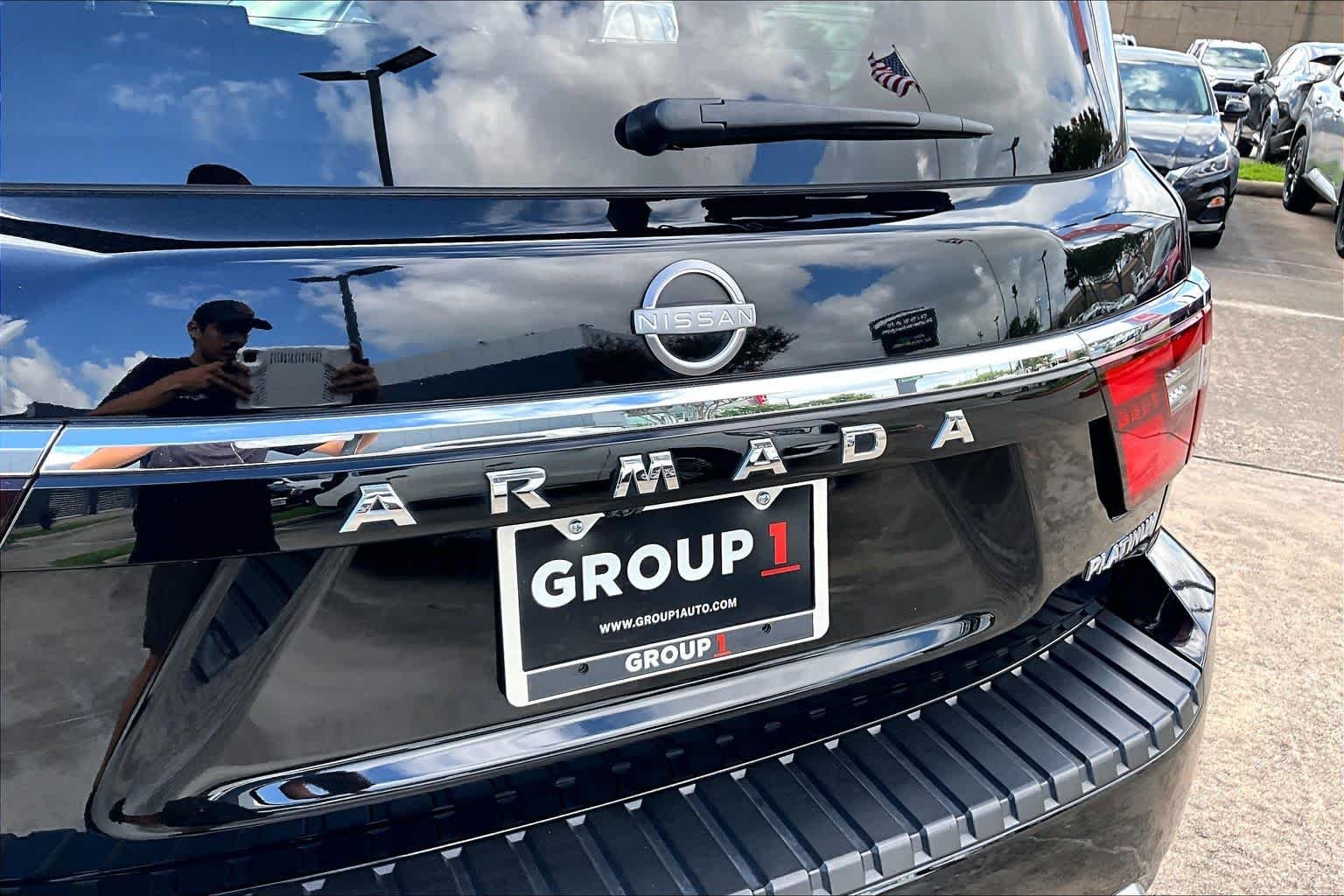 Used 2023 Super Black Nissan Platinum image 29