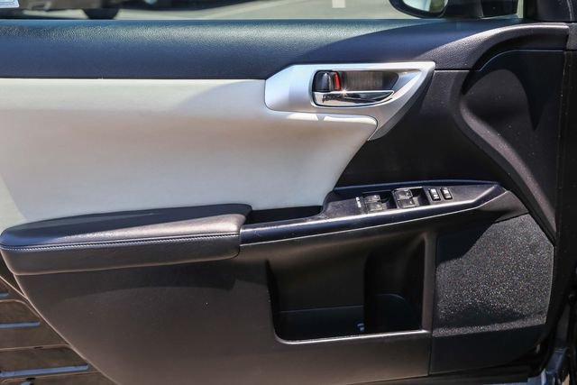 Used 2013 Black Lexus 200h image 26