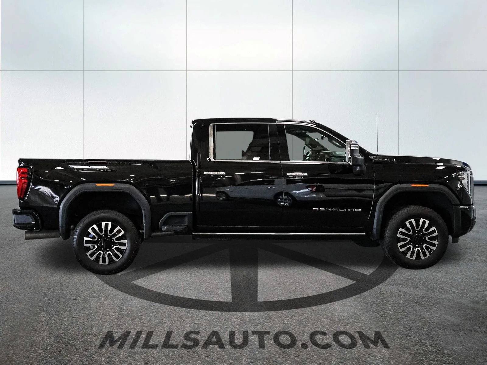 Certified Used 2024  GMC Denali Ultimate image 9