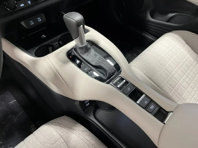 New 2027 Platinum White Pearl Honda LX image 21
