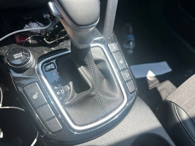 Used 2023 Yellow Kia Nightfall image 39