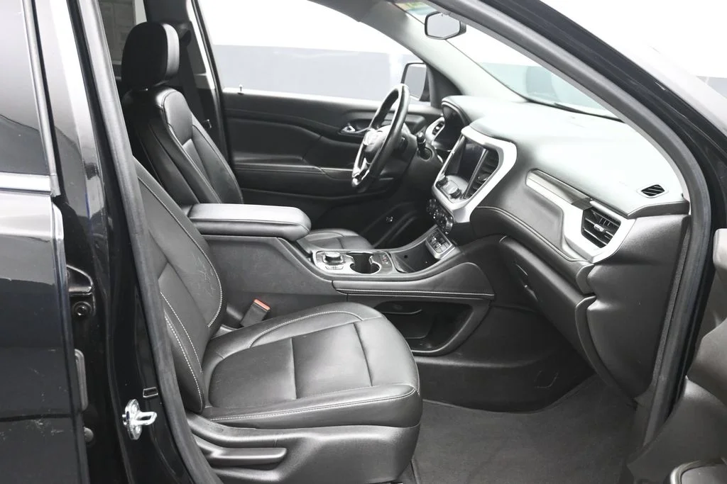 Used 2020 Black GMC SLT image 9
