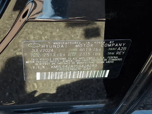 New 2025 Black Hyundai SEL image 17