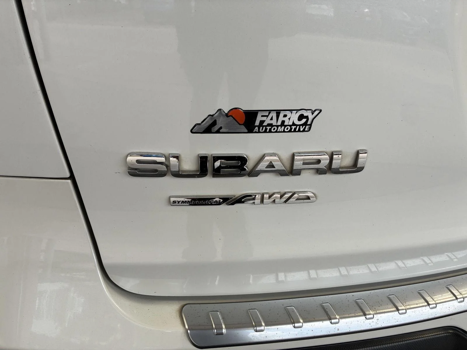 Used 2022 Crystal White Pearl Subaru Touring image 8