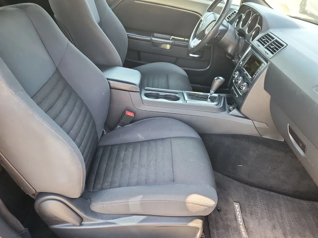 Used 2014 Black Dodge SXT image 13
