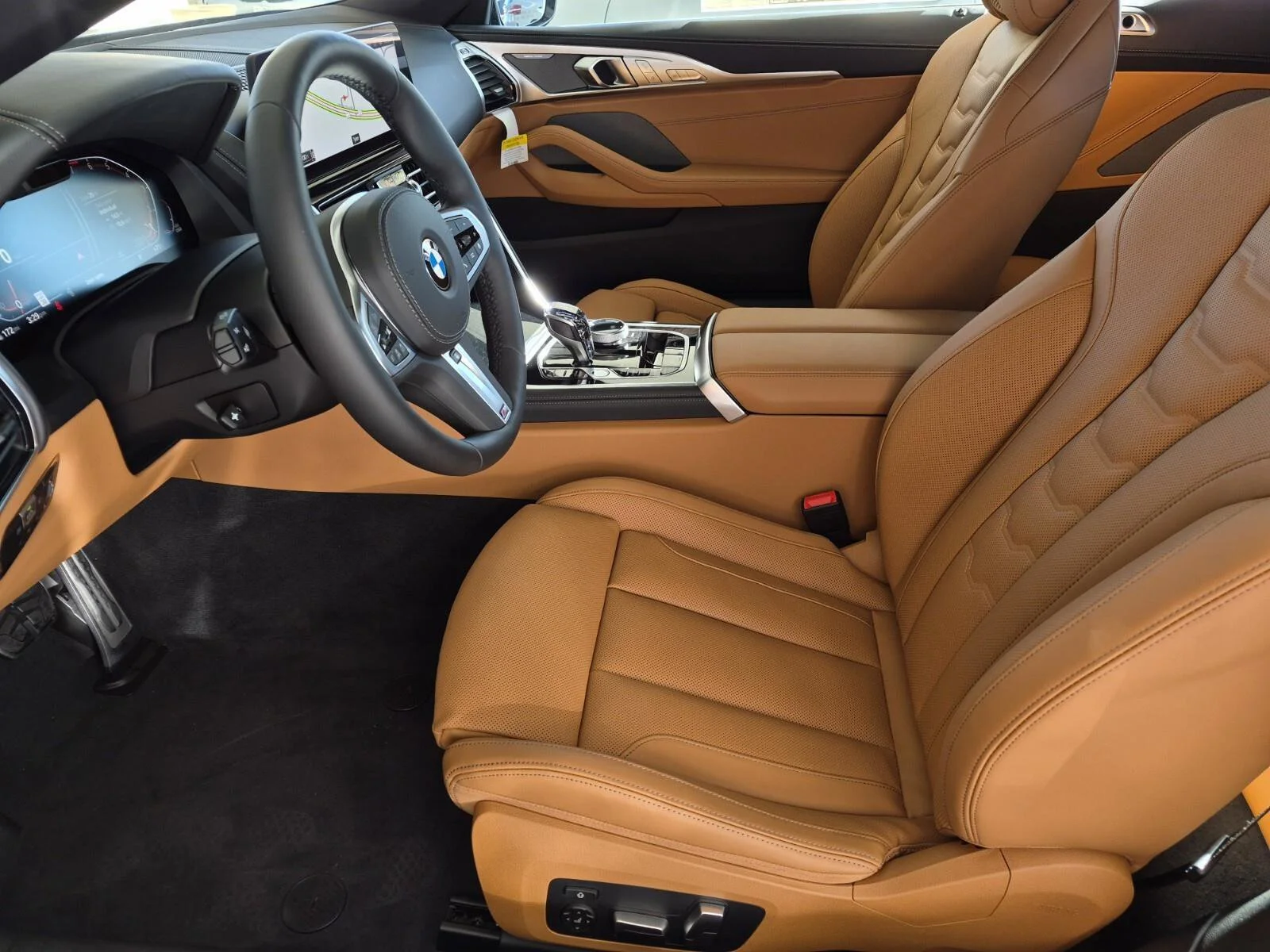 2026 BMW 8 Series 840i - Photo 24