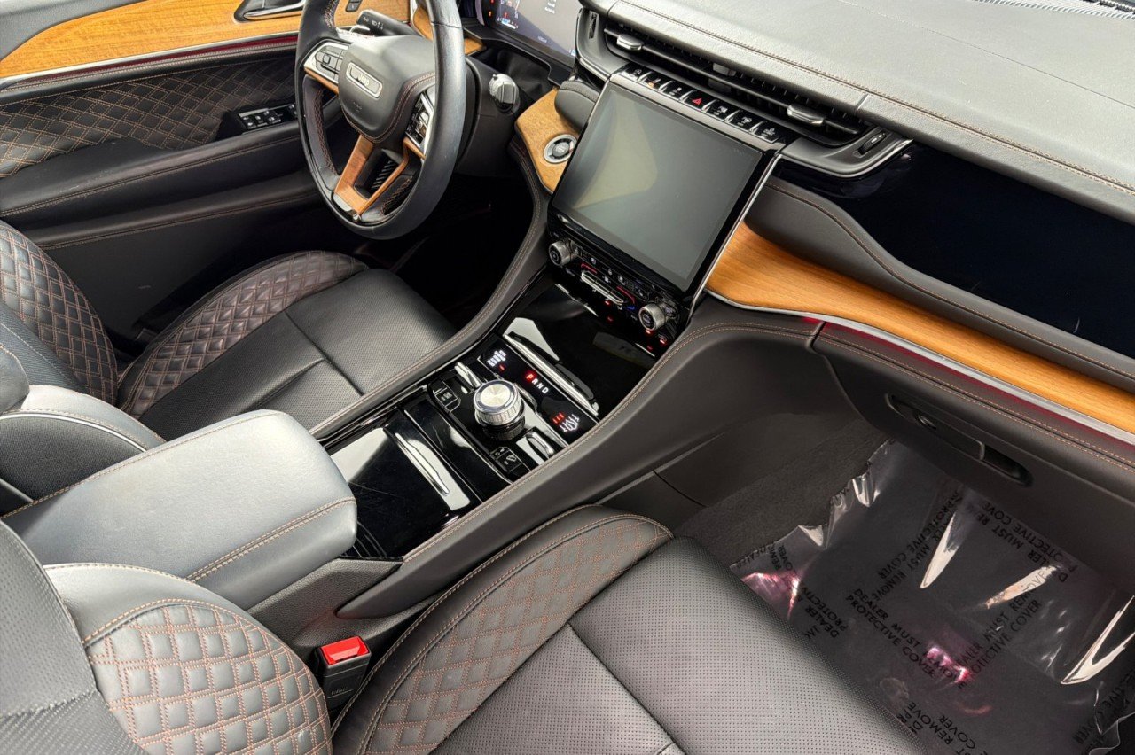 Used 2023 BLACK Jeep Summit Reserve image 15