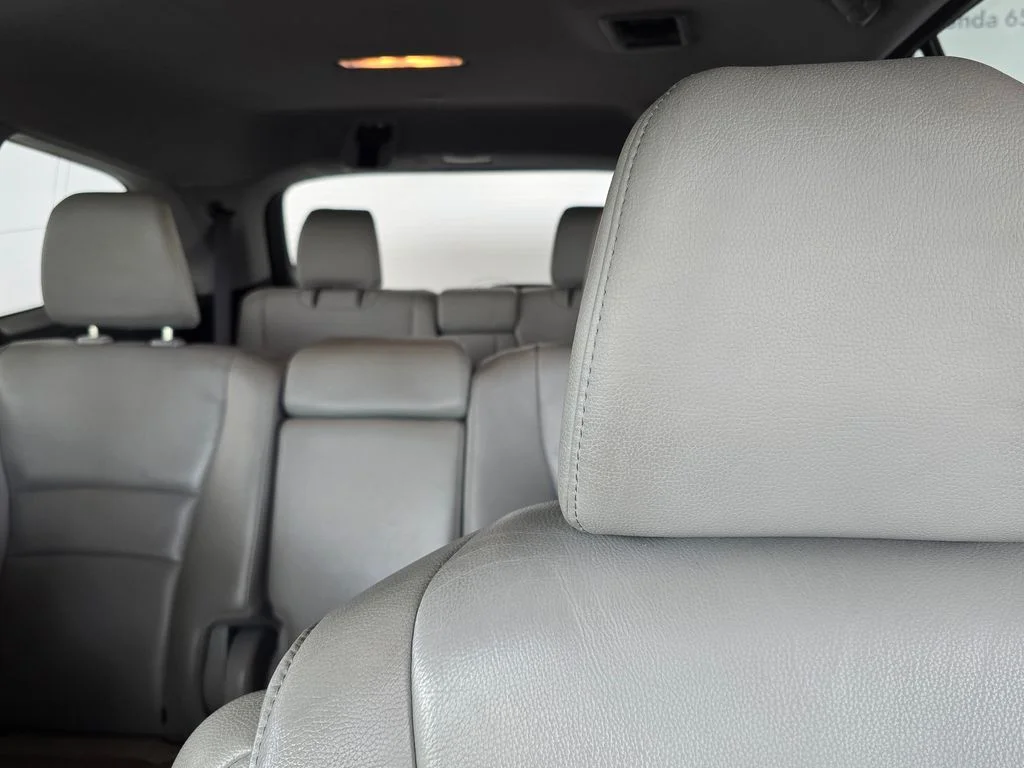 Used 2016 Silver Honda EX-L image 38