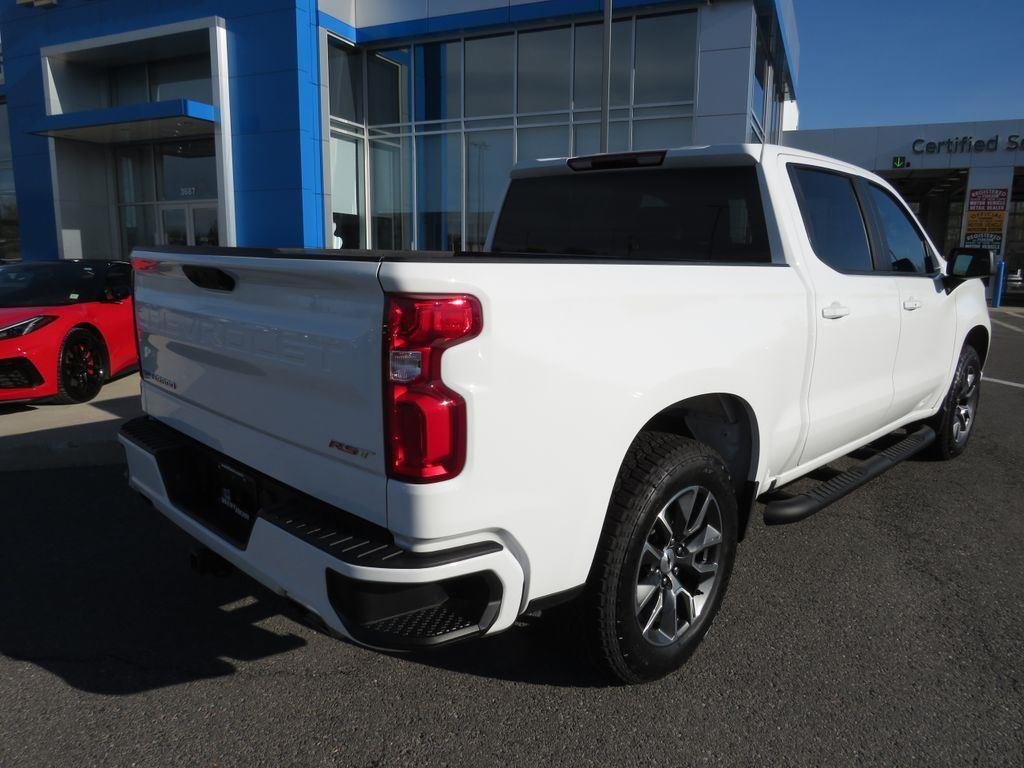 Used 2024 Summit White Chevrolet RST image 5