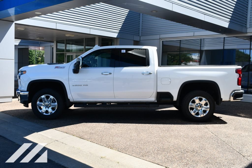 Used 2022 Summit White Chevrolet LTZ image 3