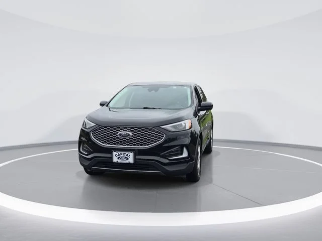 Used 2024 Black Ford SEL image 3